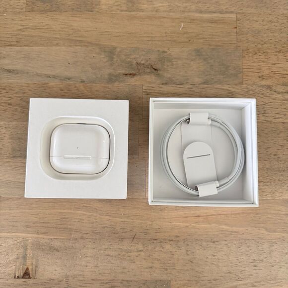 Apple AirPods 3rd Generation with MagSafe Charging Case Original Box Charger - Picture 2 of 10